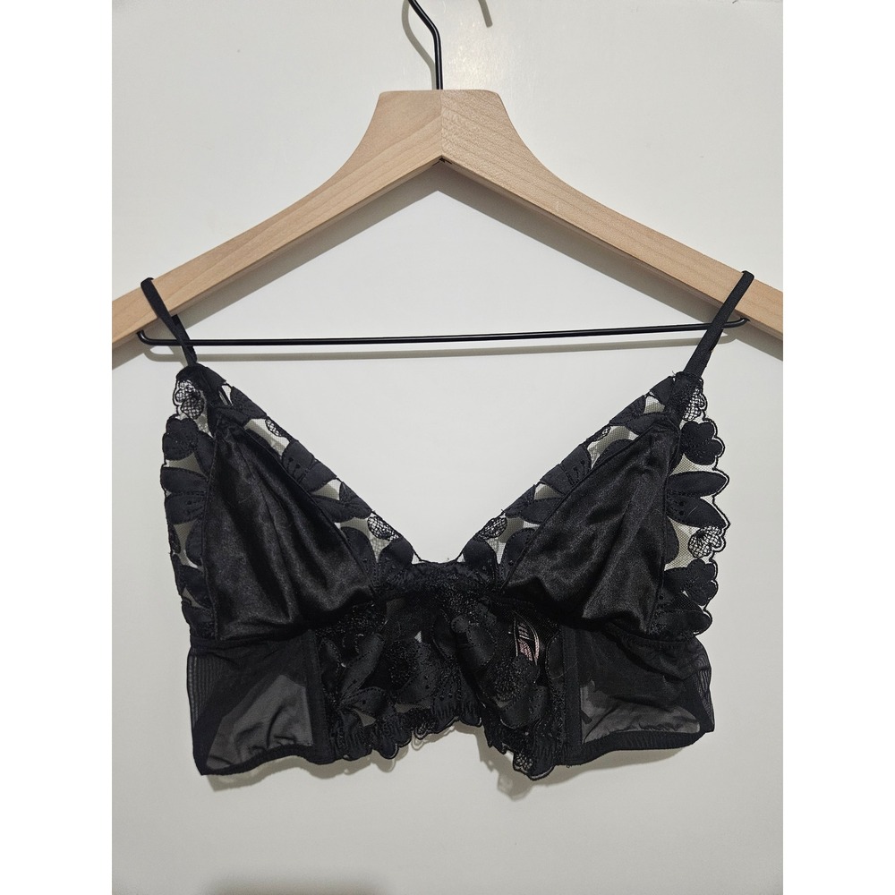 Victoria's Secret Black Floral Embroidered Lace Bralette Medium Hook Back Closur